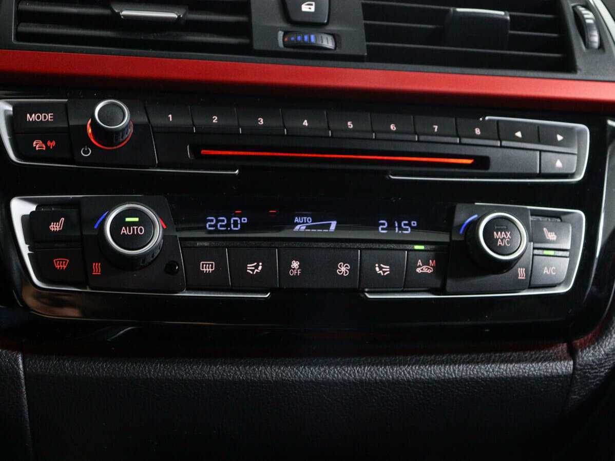 BMW 3 серии с пробегом — 2016 год. Фото: #15