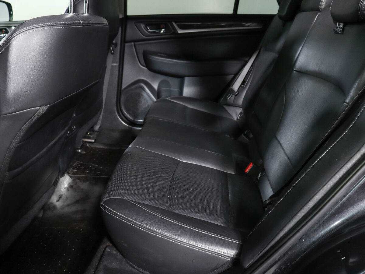 Subaru Outback с пробегом — 2017 год. Фото: #8
