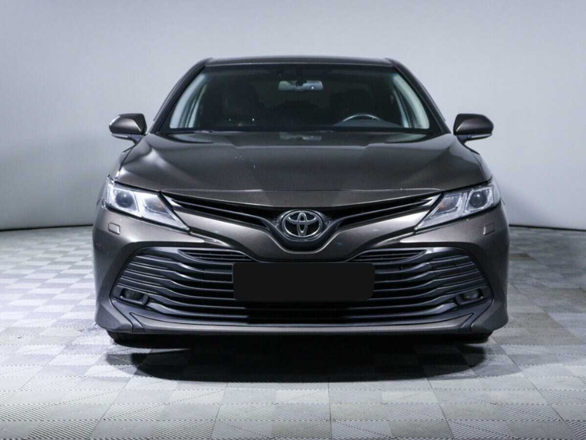 Toyota Camry с пробегом — 2020 год. Фото: #1