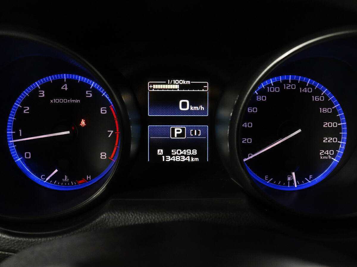 Subaru Outback с пробегом — 2015 год. Фото: #8