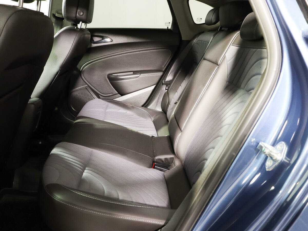 Opel Astra с пробегом — 2014 год. Фото: #7