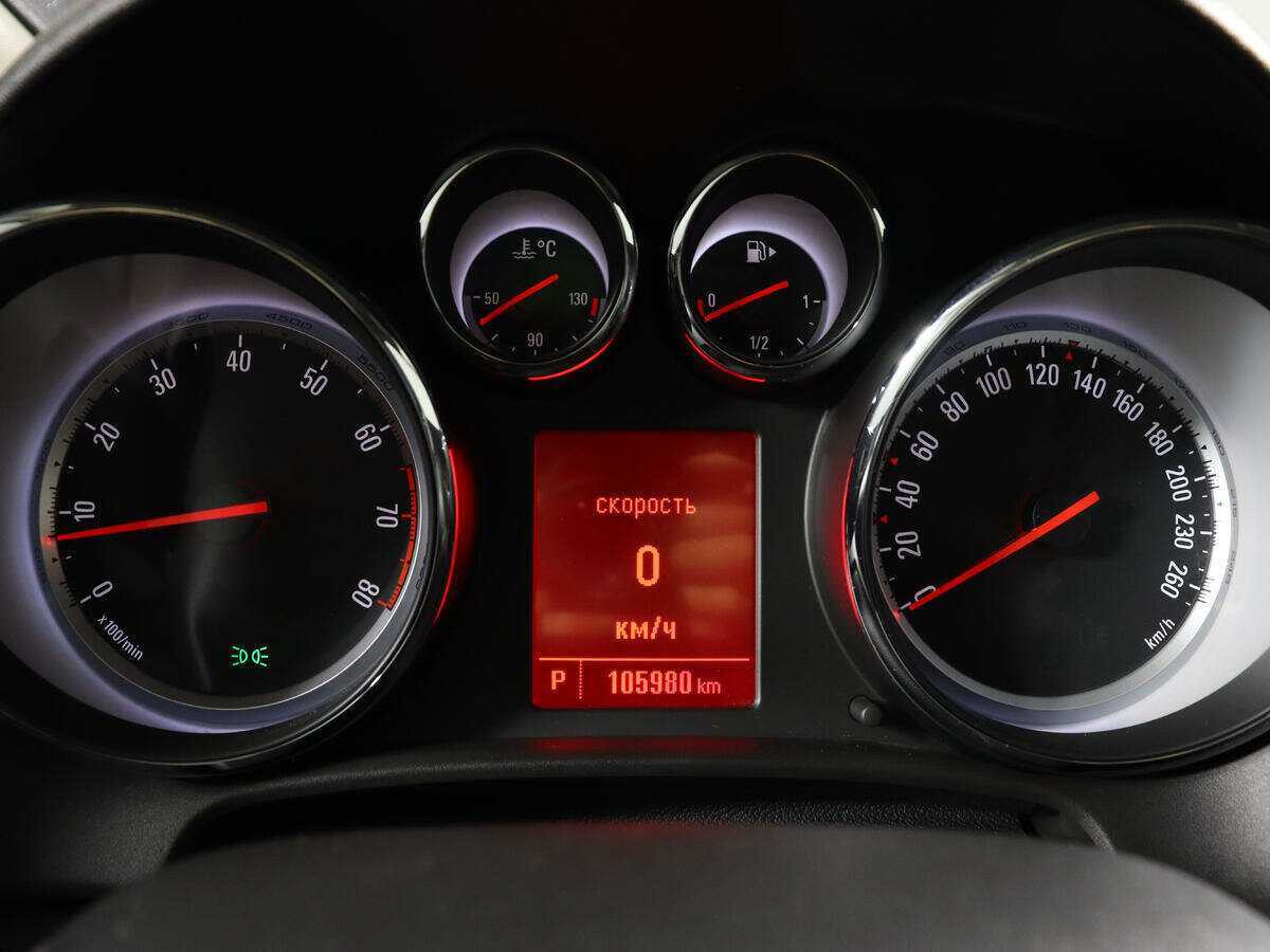 Opel Astra с пробегом — 2014 год. Фото: #8