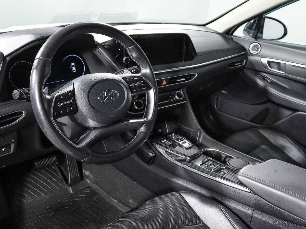 Hyundai Sonata с пробегом — 2021 год. Фото: #11