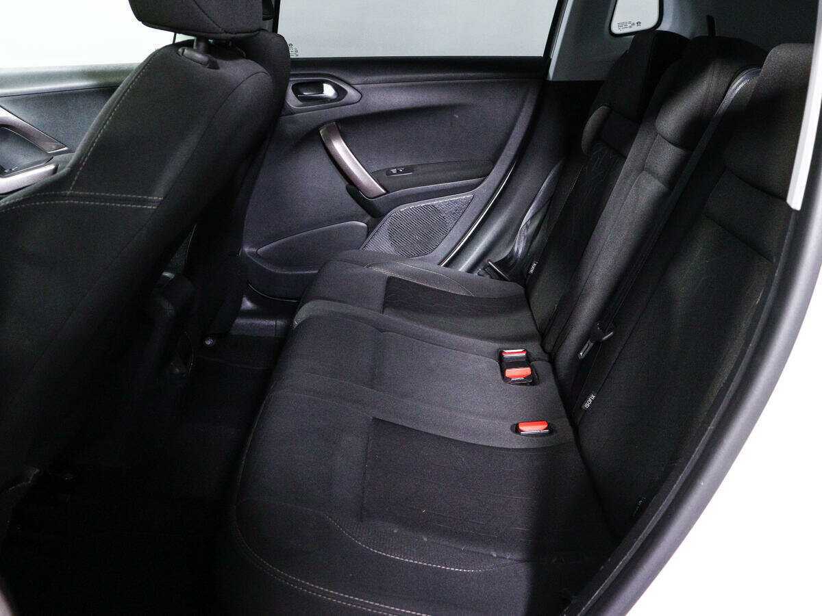 Peugeot 2008 с пробегом — 2014 год. Фото: #7