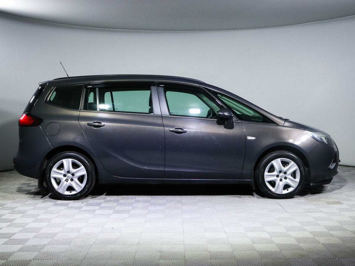 Opel Zafira с пробегом — 2012 год. Фото: #3