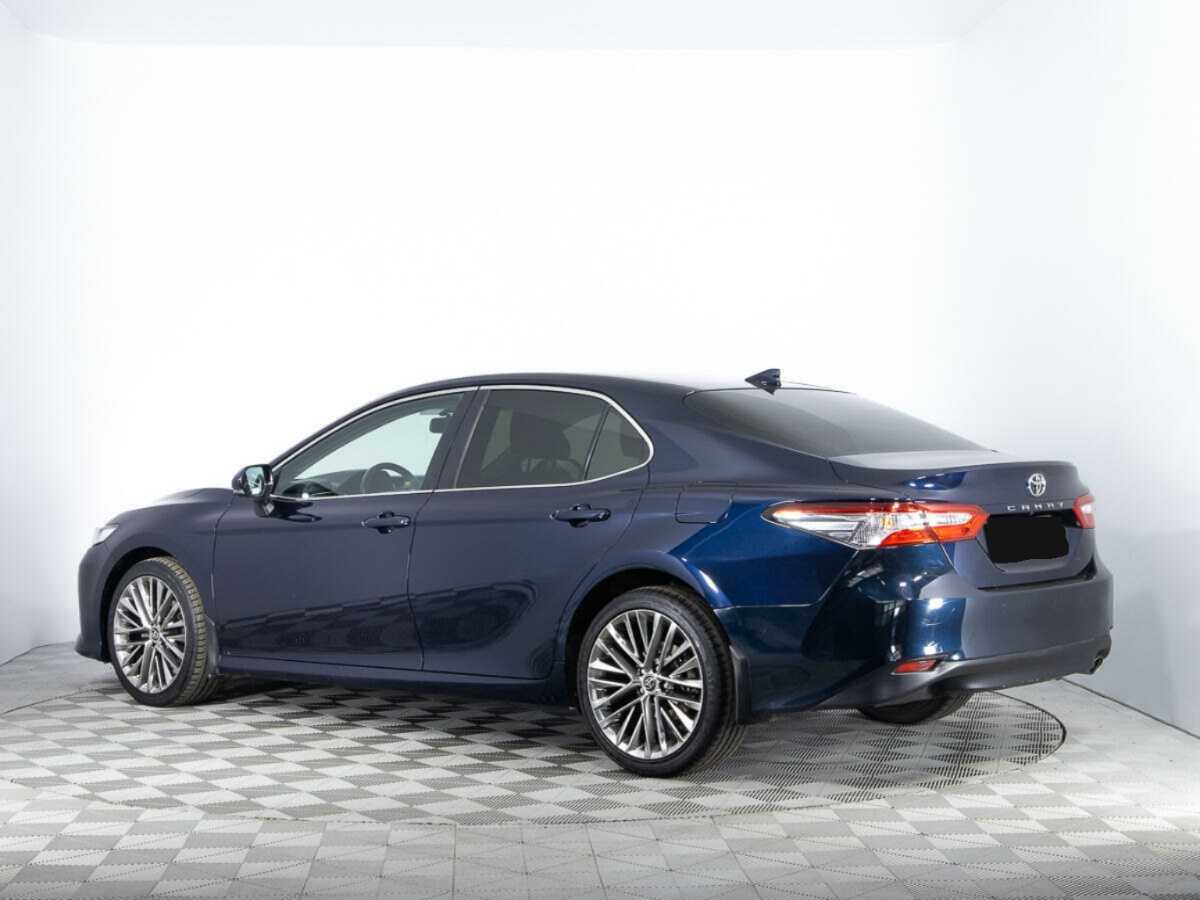 Toyota Camry с пробегом — 2018 год. Фото: #6