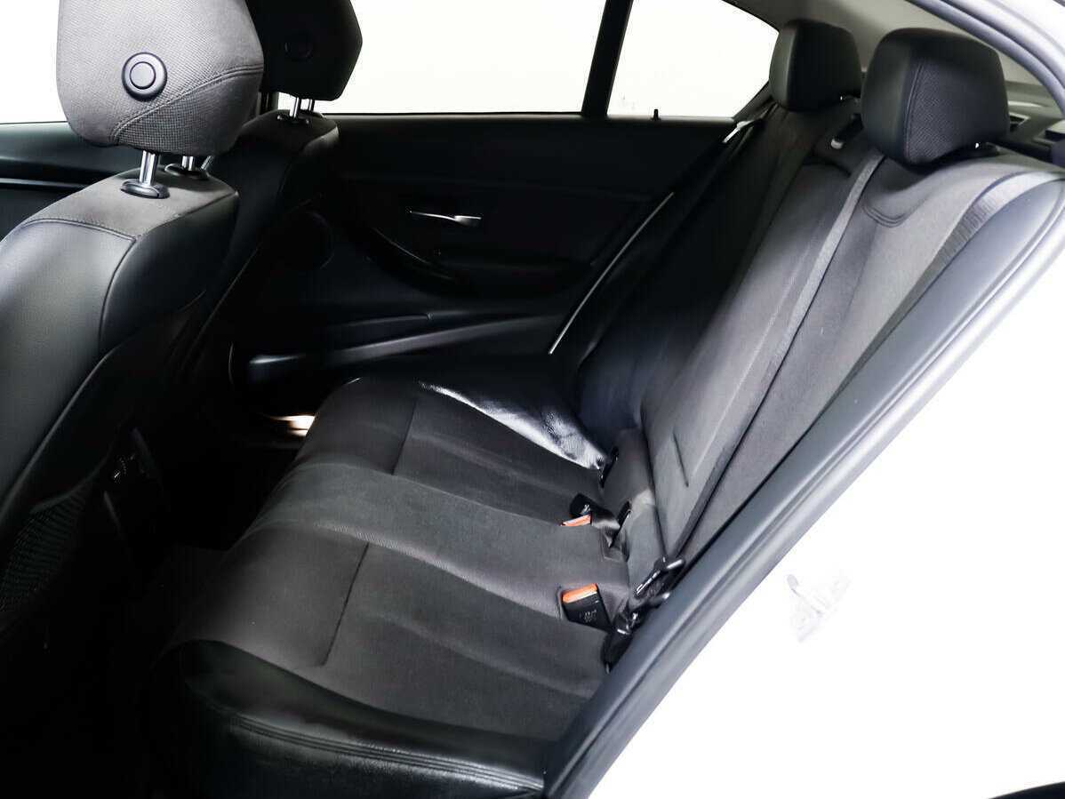 BMW 3 серии с пробегом — 2018 год. Фото: #10