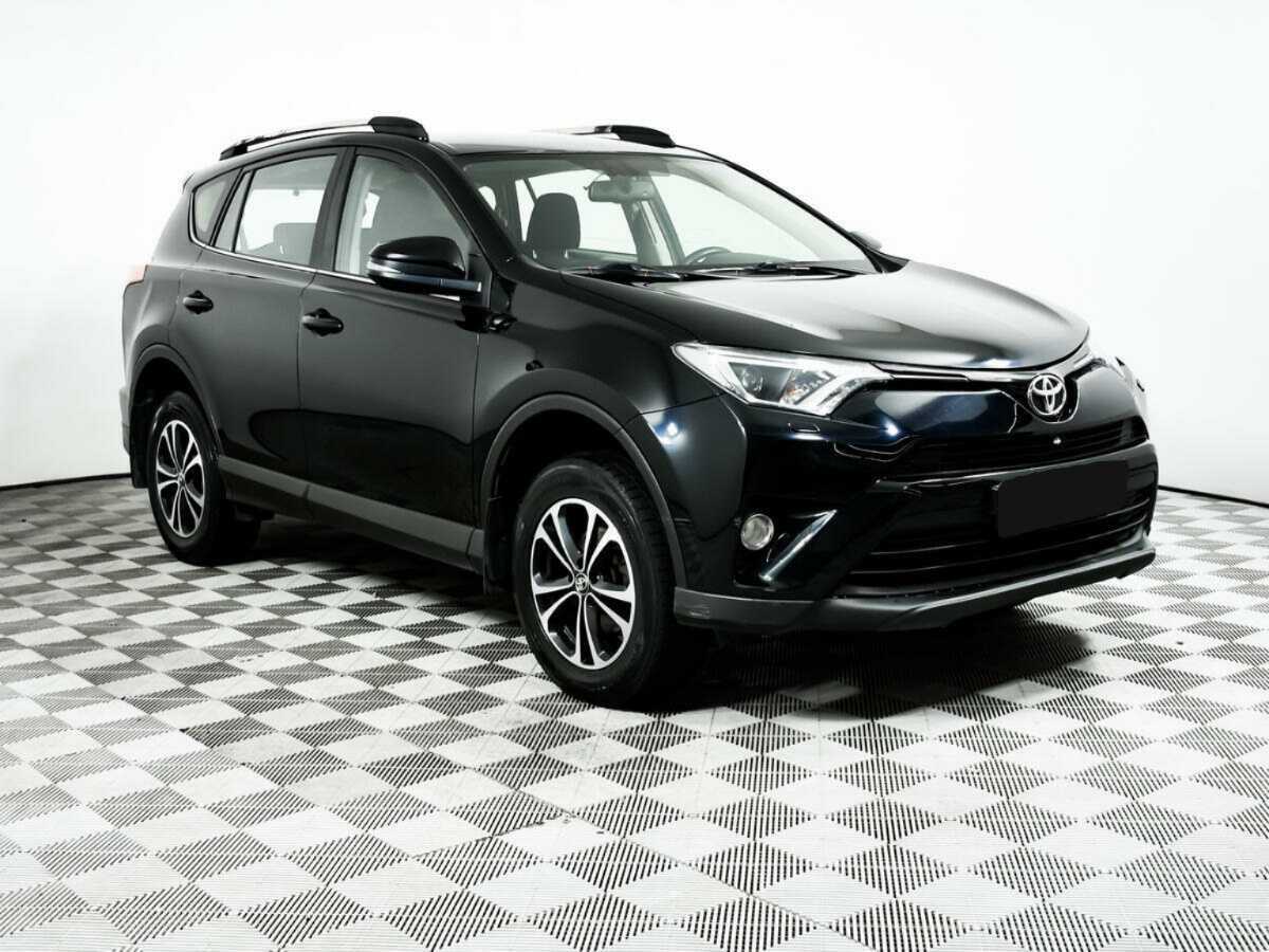 Toyota RAV4 с пробегом — 2018 год. Фото: #2