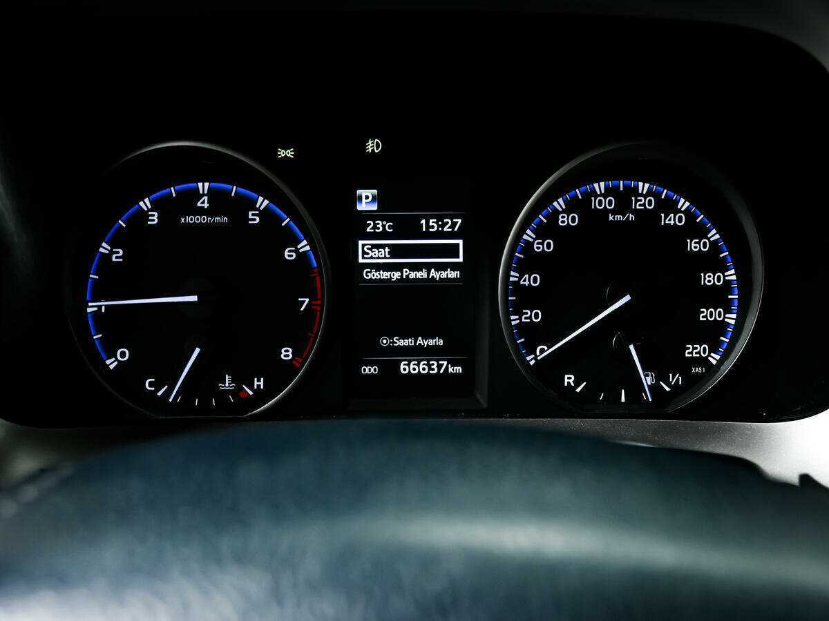 Toyota RAV4 с пробегом — 2018 год. Фото: #9