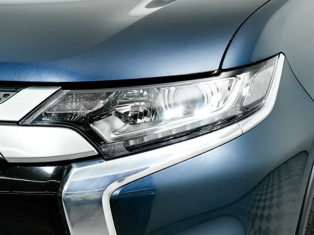 Mitsubishi Outlander с пробегом — 2018 год. Фото: #12