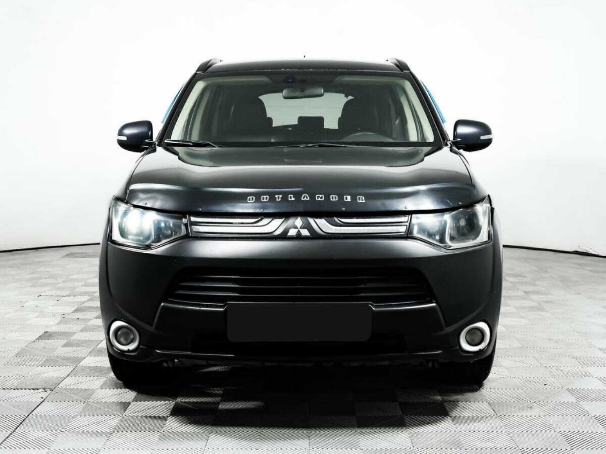 Mitsubishi Outlander с пробегом — 2012 год. Фото: #1