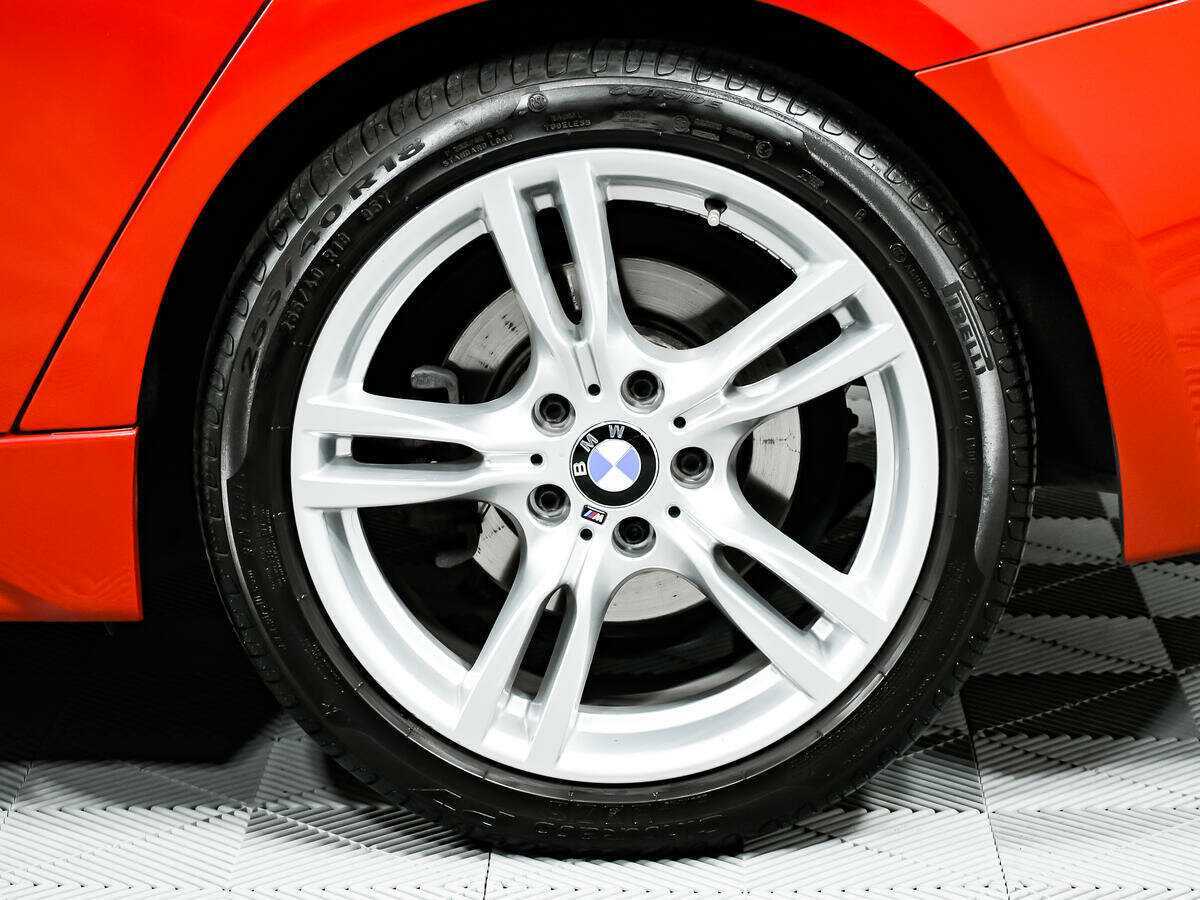 BMW 3 серии с пробегом — 2018 год. Фото: #13