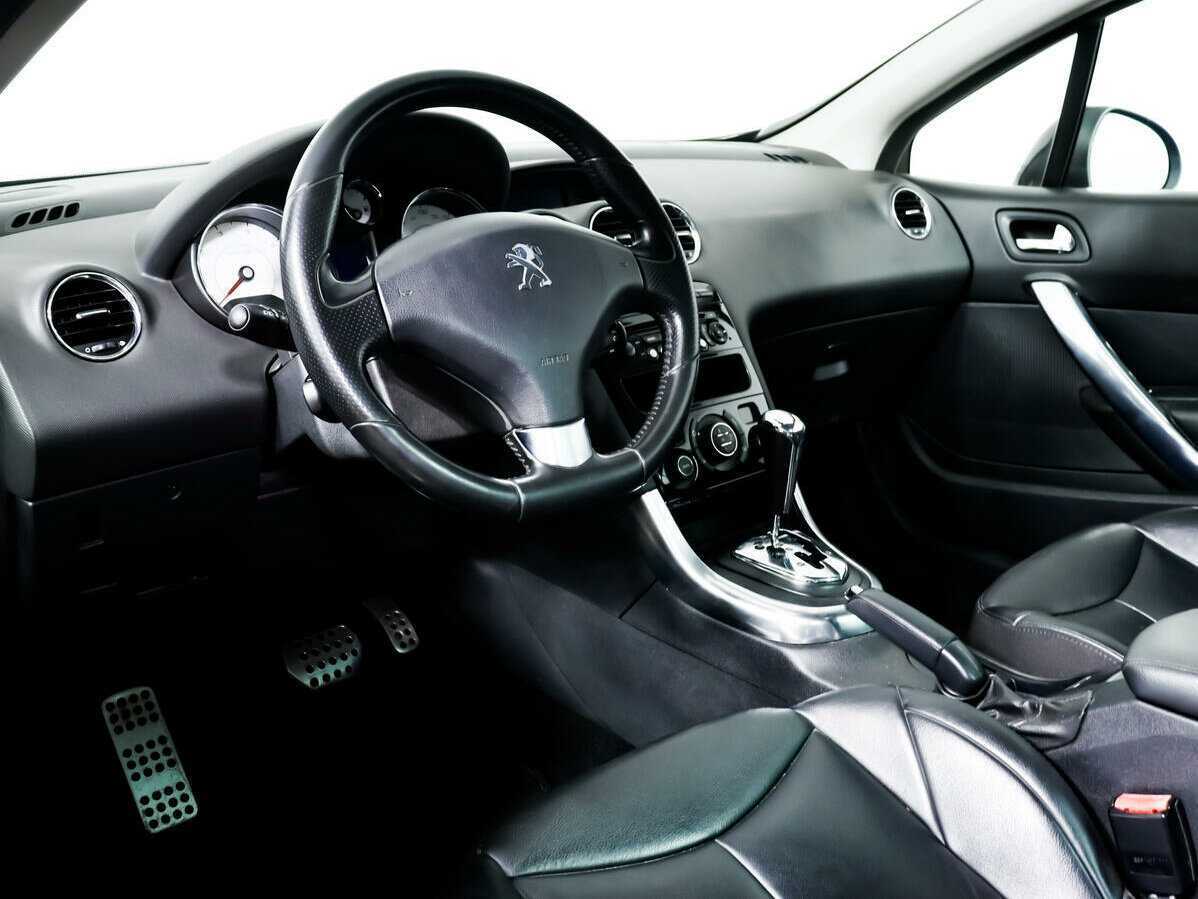 Peugeot 308 с пробегом — 2012 год. Фото: #12