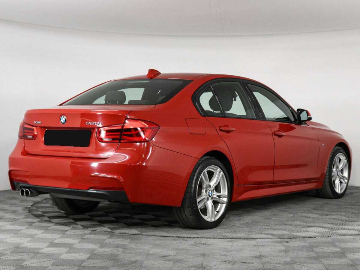 BMW 3 серии с пробегом — 2018 год. Фото: #1