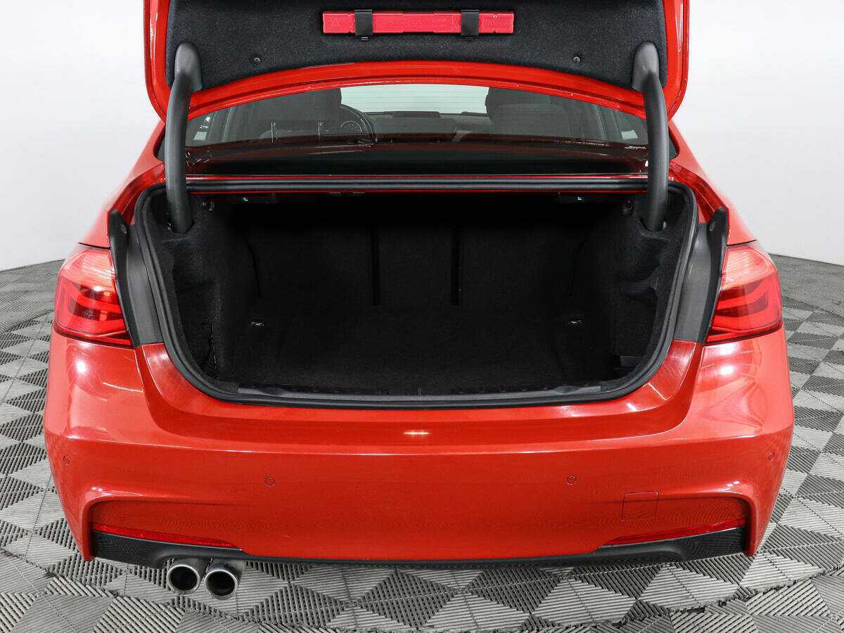 BMW 3 серии с пробегом — 2018 год. Фото: #8