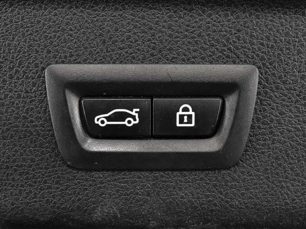 BMW 3 серии с пробегом — 2016 год. Фото: #16