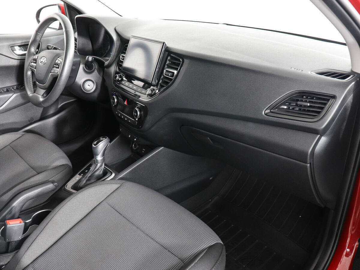 Hyundai Solaris с пробегом — 2020 год. Фото: #9