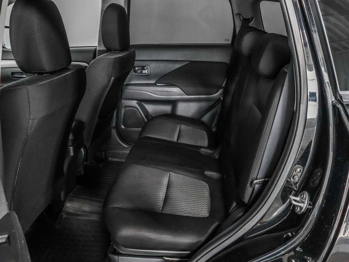 Mitsubishi Outlander с пробегом — 2014 год. Фото: #9