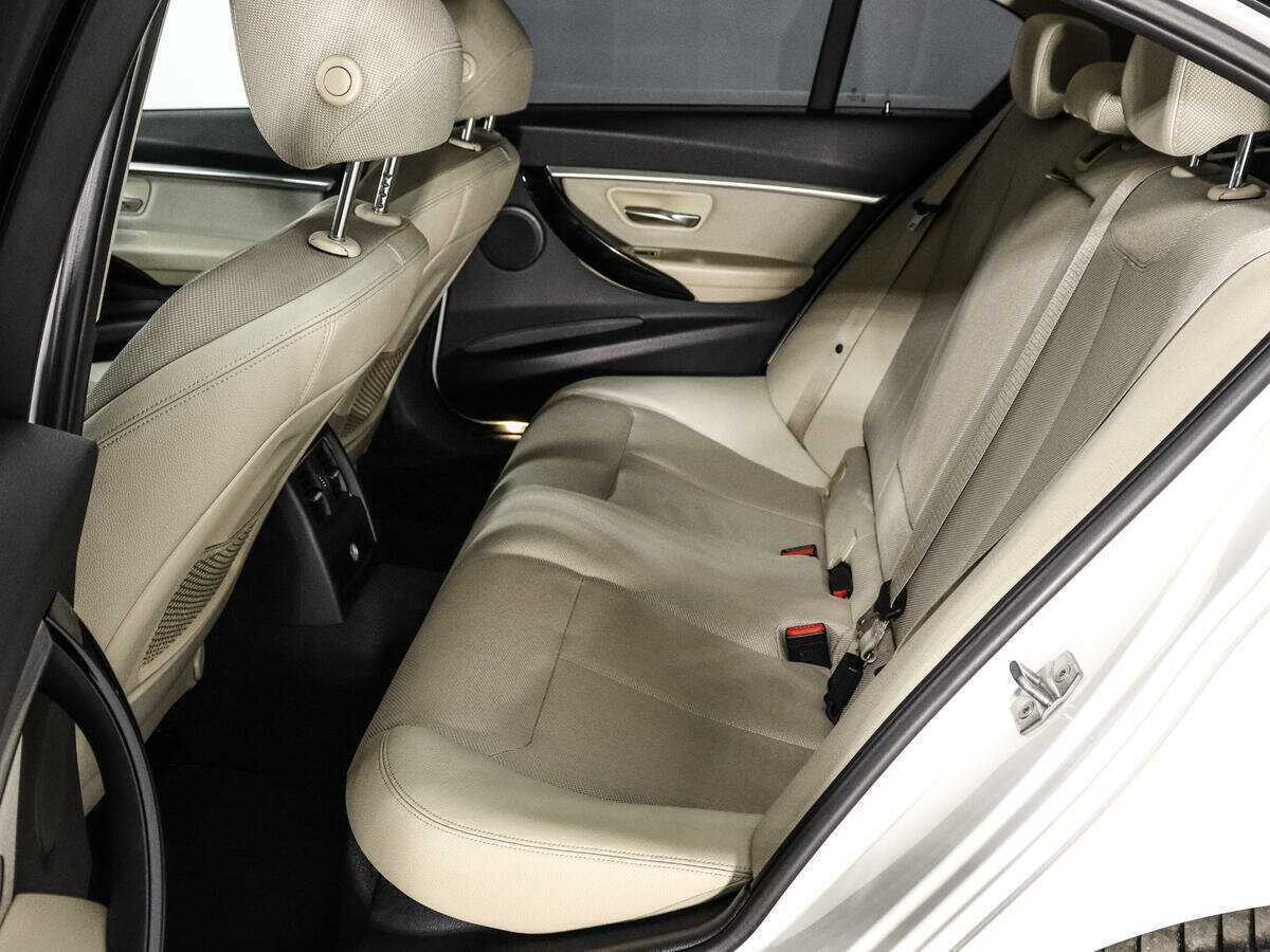 BMW 3 серии с пробегом — 2016 год. Фото: #9