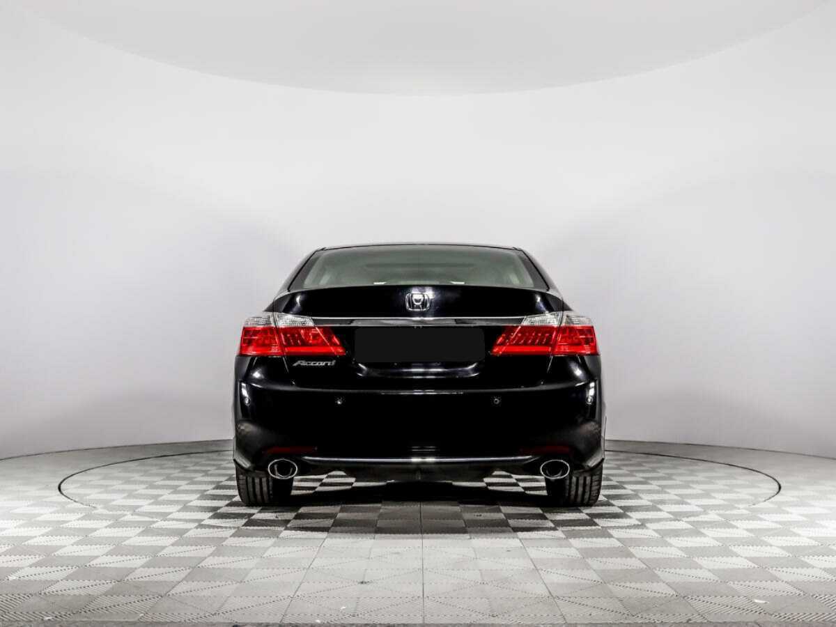 Honda Accord с пробегом — 2013 год. Фото: #5