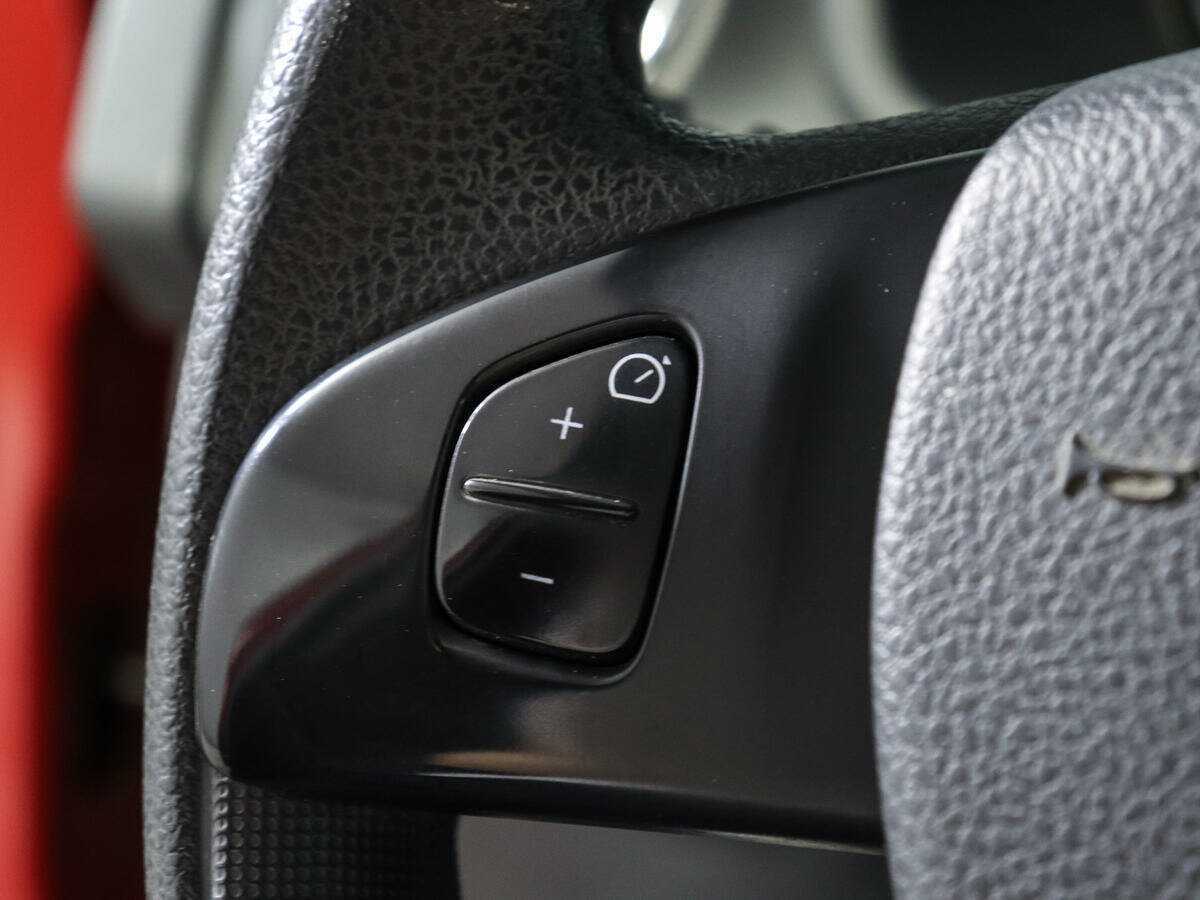 Renault Sandero с пробегом — 2015 год. Фото: #15