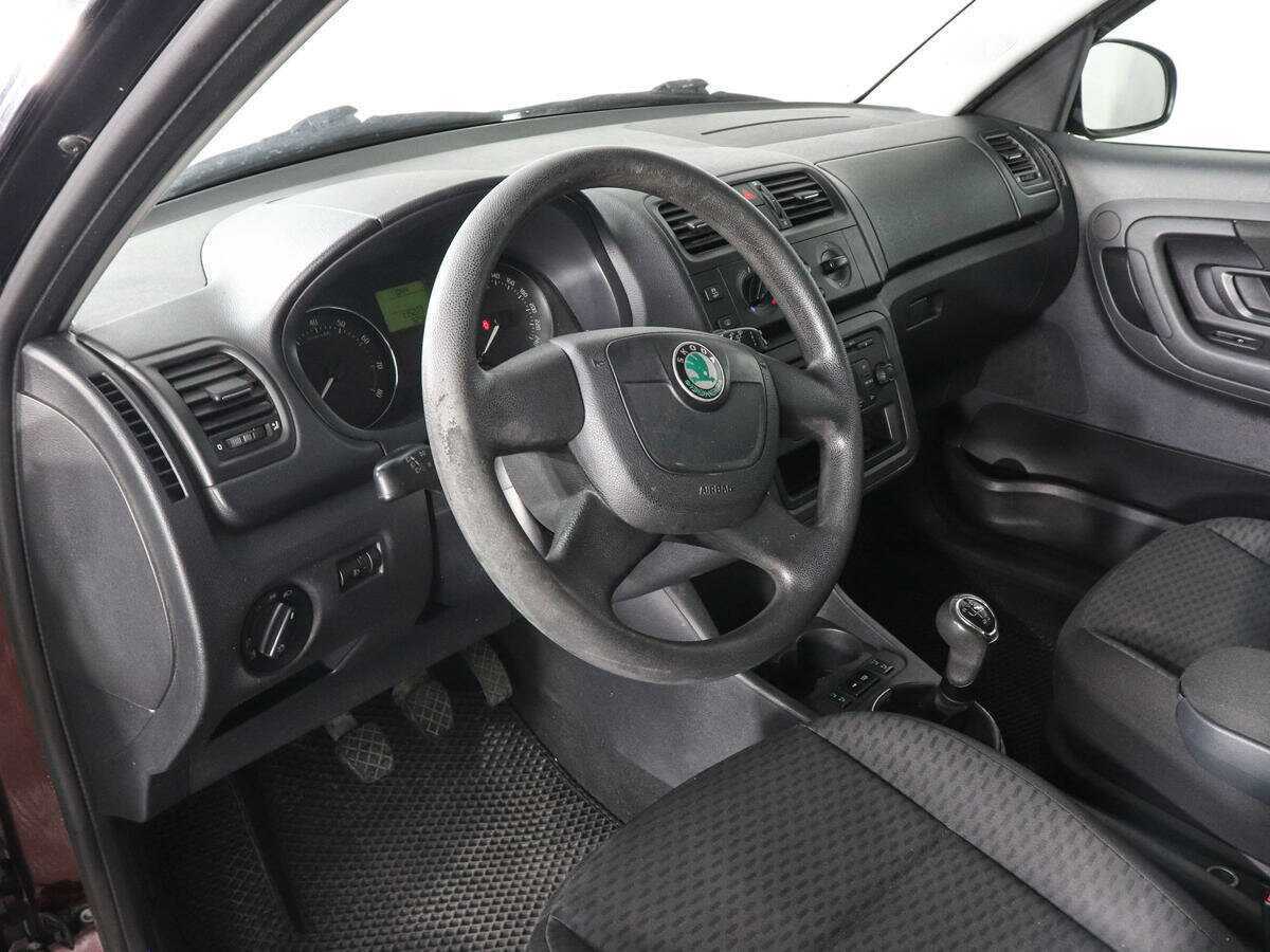 Skoda Roomster с пробегом — 2012 год. Фото: #4