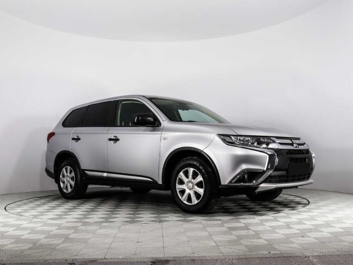 Mitsubishi Outlander с пробегом — 2018 год. Фото: #2