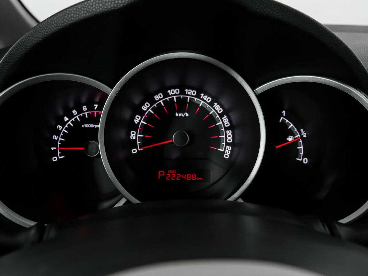 Kia Venga с пробегом — 2013 год. Фото: #13