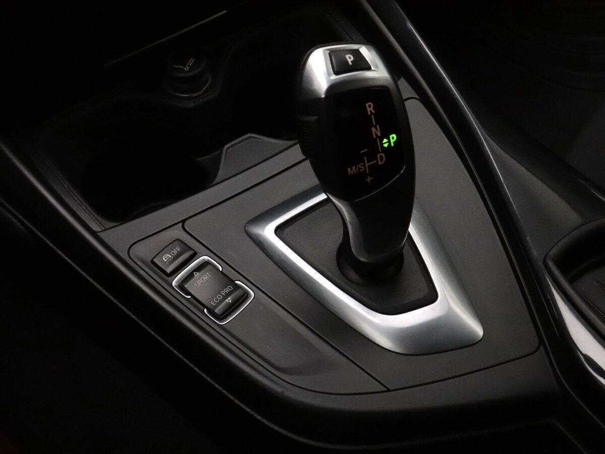 BMW 1 серии с пробегом — 2012 год. Фото: #12