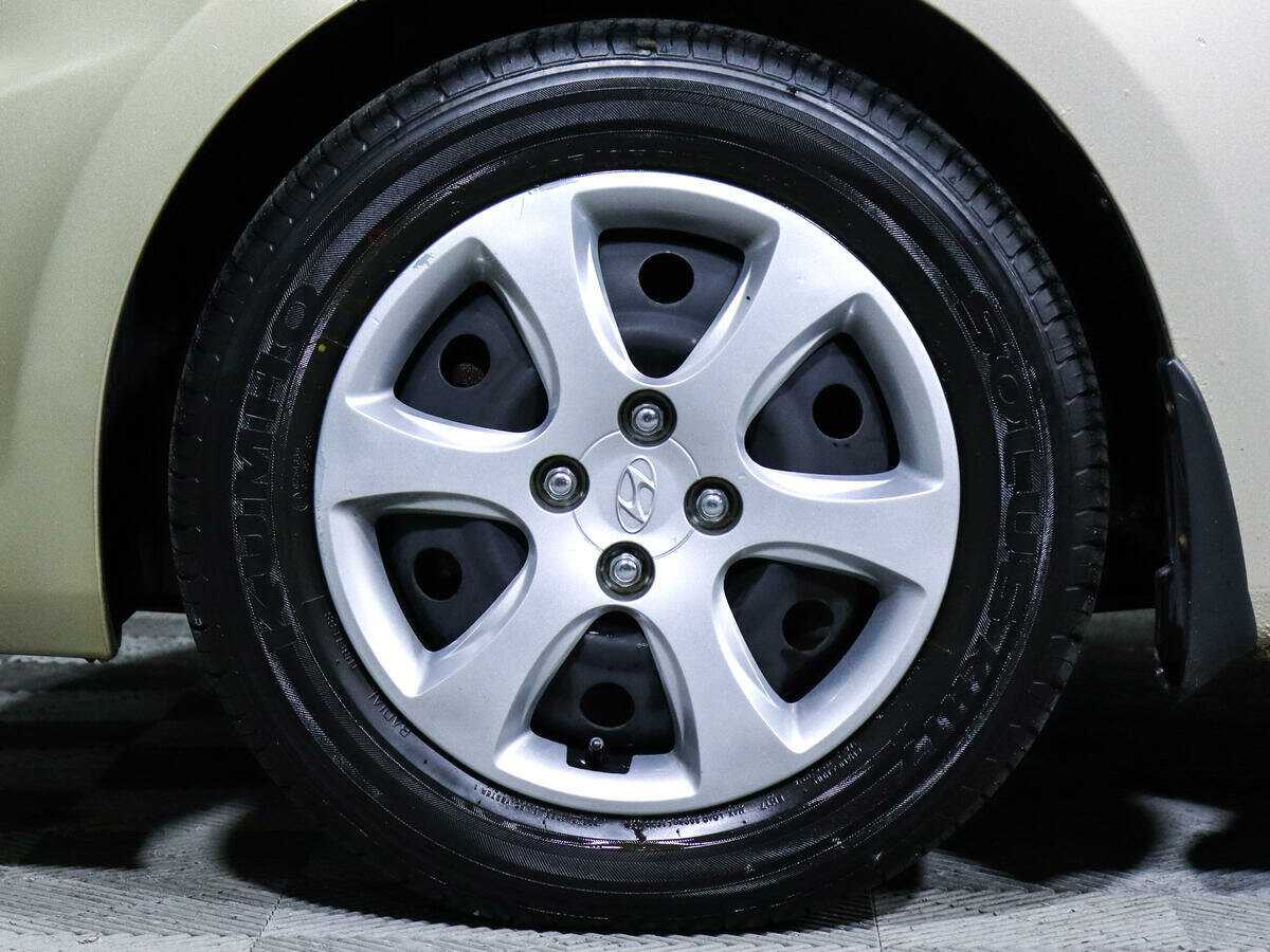 Hyundai Solaris с пробегом — 2013 год. Фото: #15