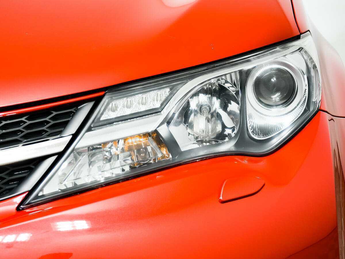 Toyota RAV4 с пробегом — 2014 год. Фото: #14