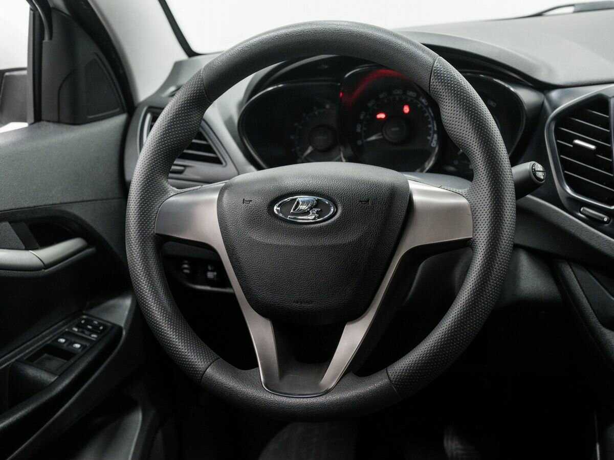 Lada (ВАЗ) Vesta с пробегом — 2017 год. Фото: #11