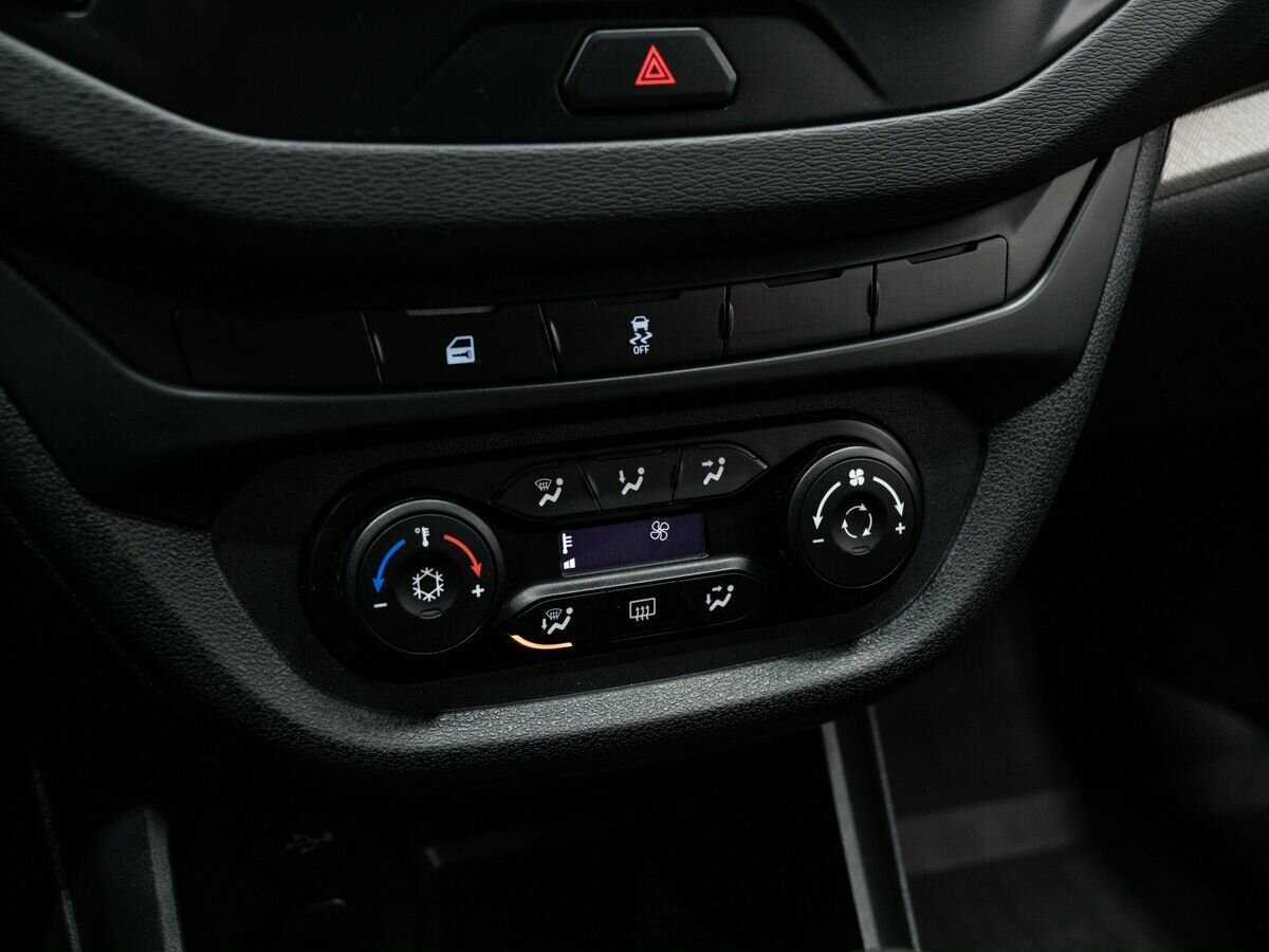 Lada (ВАЗ) Vesta с пробегом — 2017 год. Фото: #18