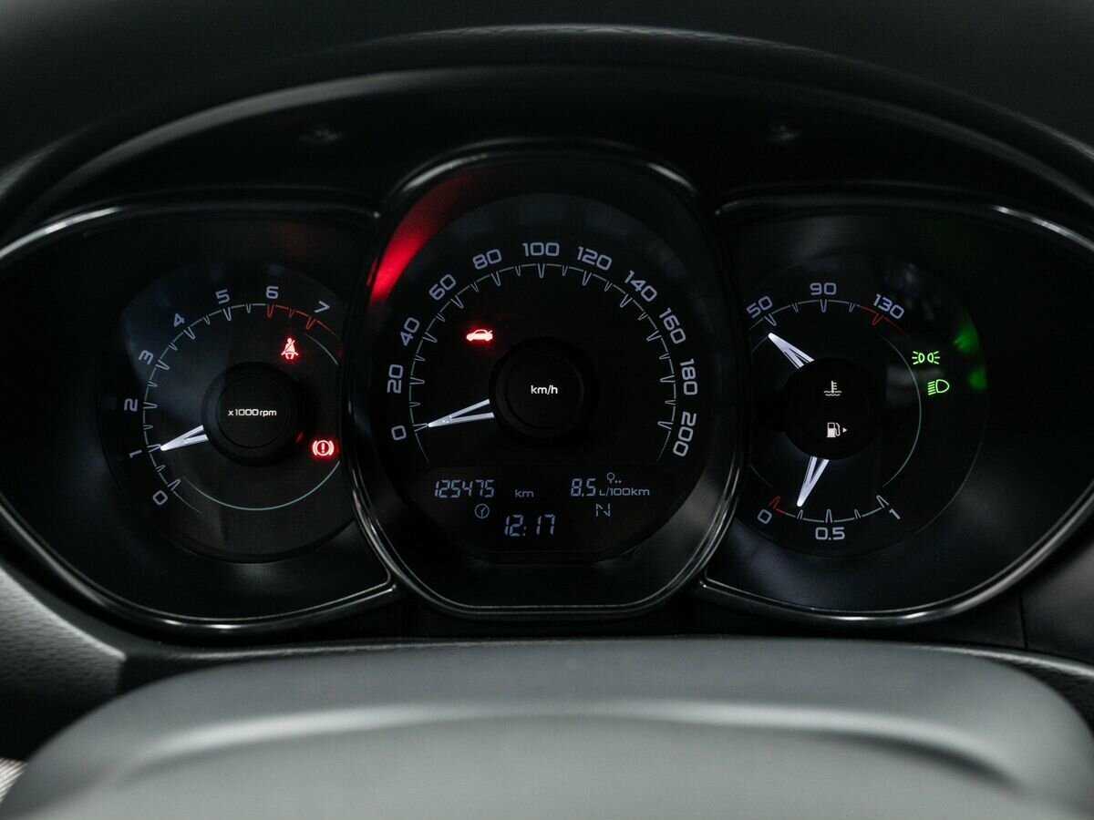 Lada (ВАЗ) Vesta с пробегом — 2017 год. Фото: #20