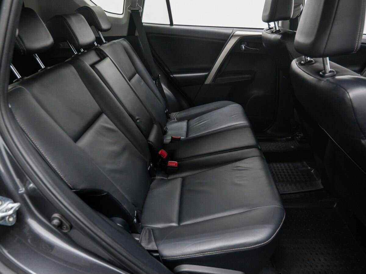 Toyota RAV4 с пробегом — 2013 год. Фото: #9