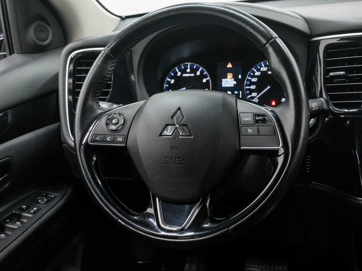 Mitsubishi Outlander с пробегом — 2019 год. Фото: #11