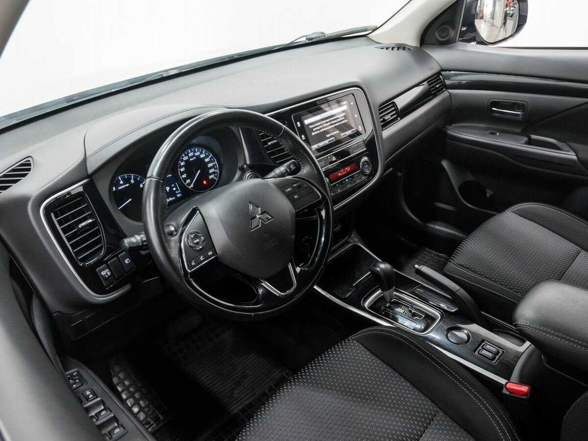 Mitsubishi Outlander с пробегом — 2019 год. Фото: #13
