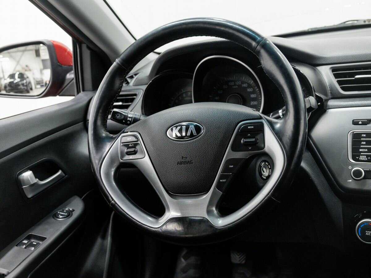 Kia Rio с пробегом — 2016 год. Фото: #10