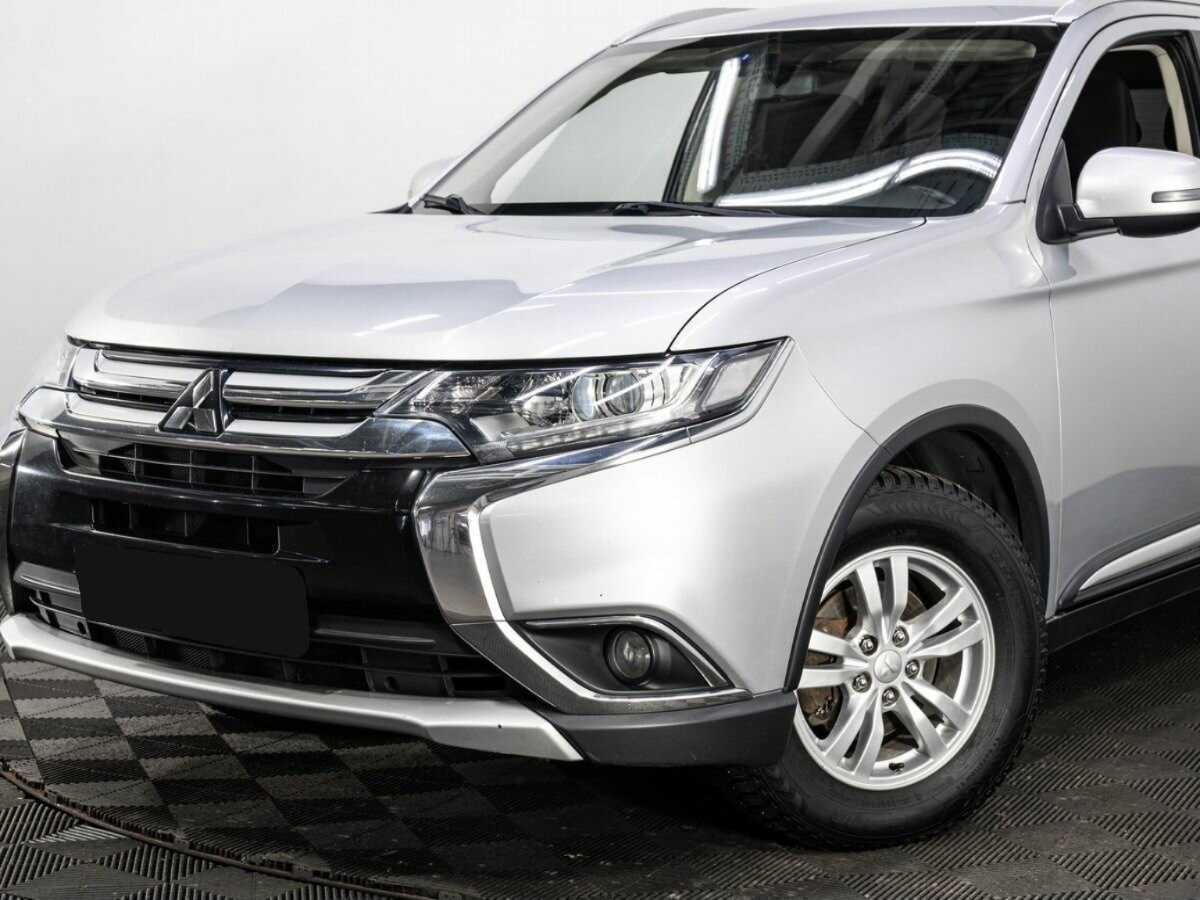 Mitsubishi Outlander с пробегом — 2016 год. Фото: #6