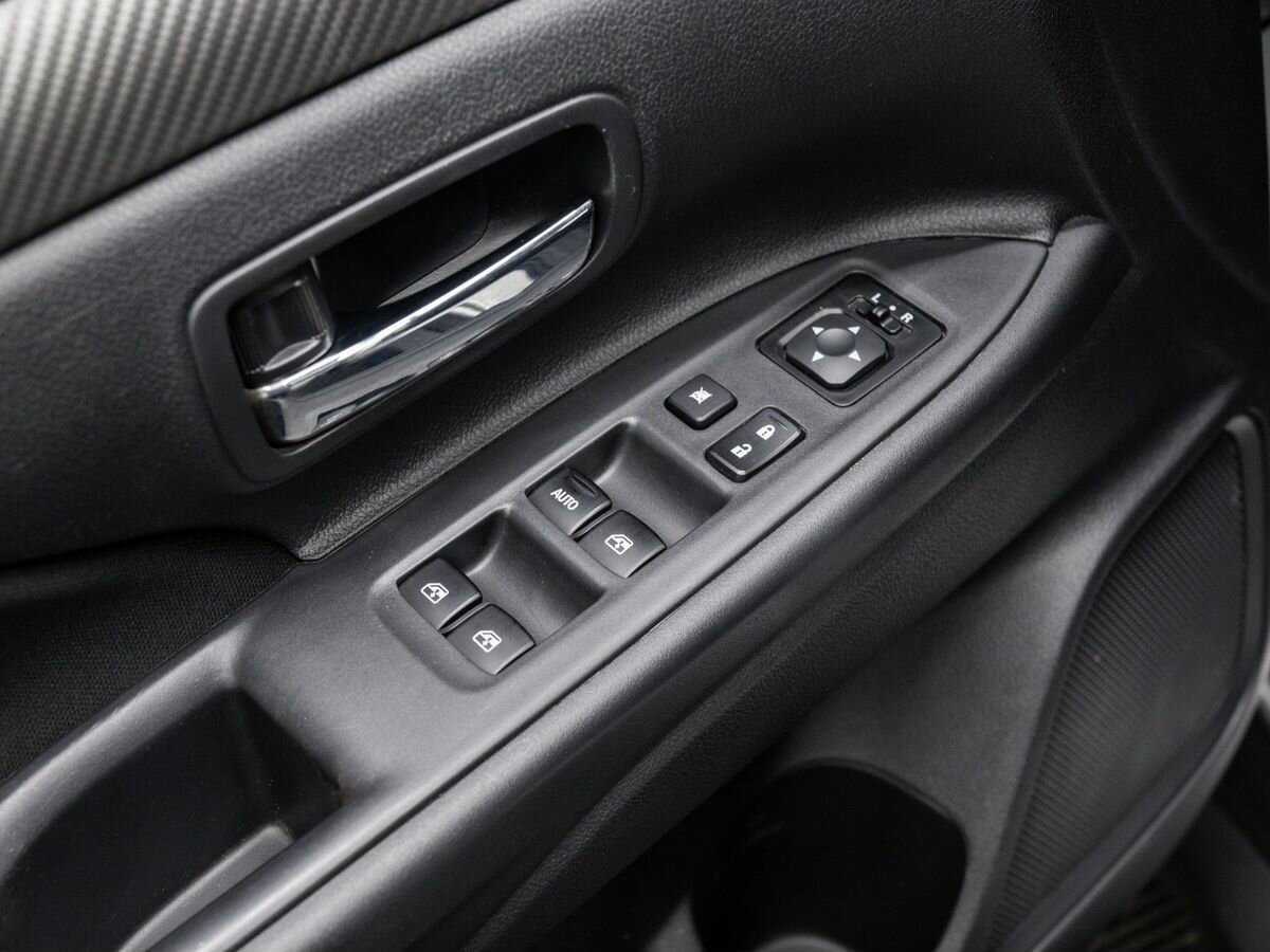 Mitsubishi Outlander с пробегом — 2016 год. Фото: #16