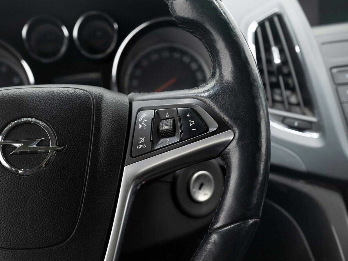 Opel Zafira с пробегом — 2013 год. Фото: #15