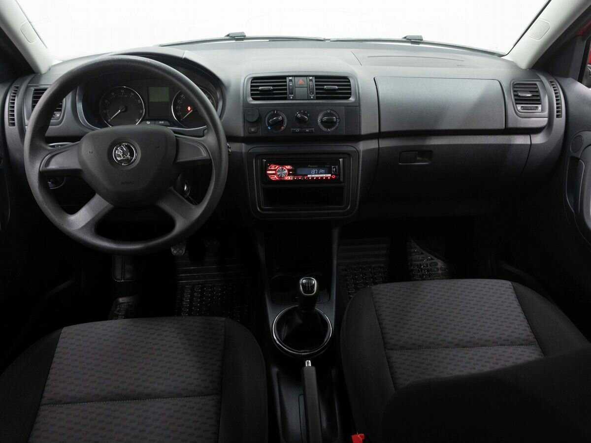 Skoda Fabia с пробегом — 2013 год. Фото: #13