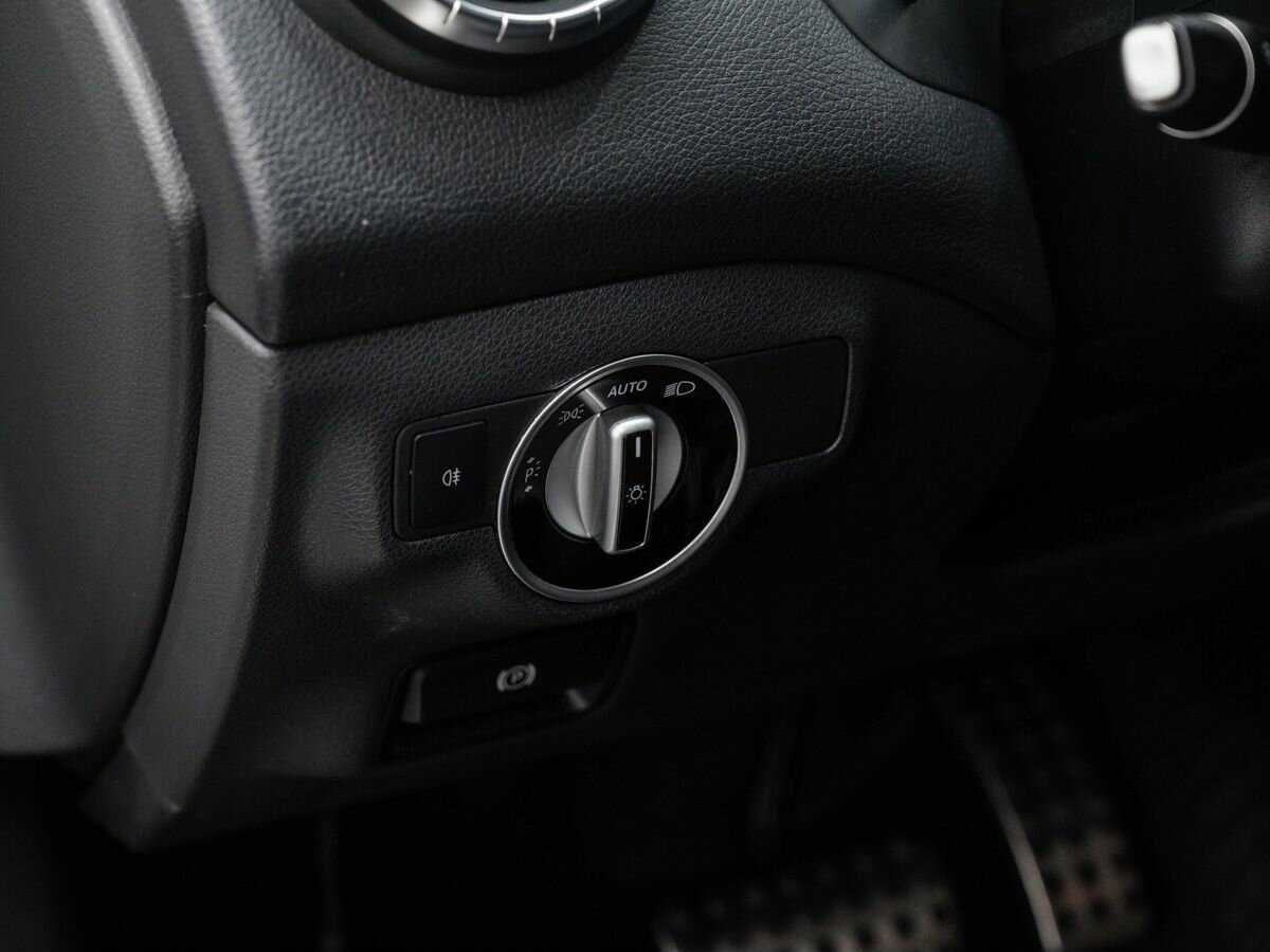 Mercedes-Benz CLA с пробегом — 2014 год. Фото: #15