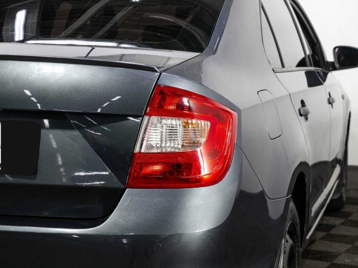 Skoda Rapid с пробегом — 2014 год. Фото: #6