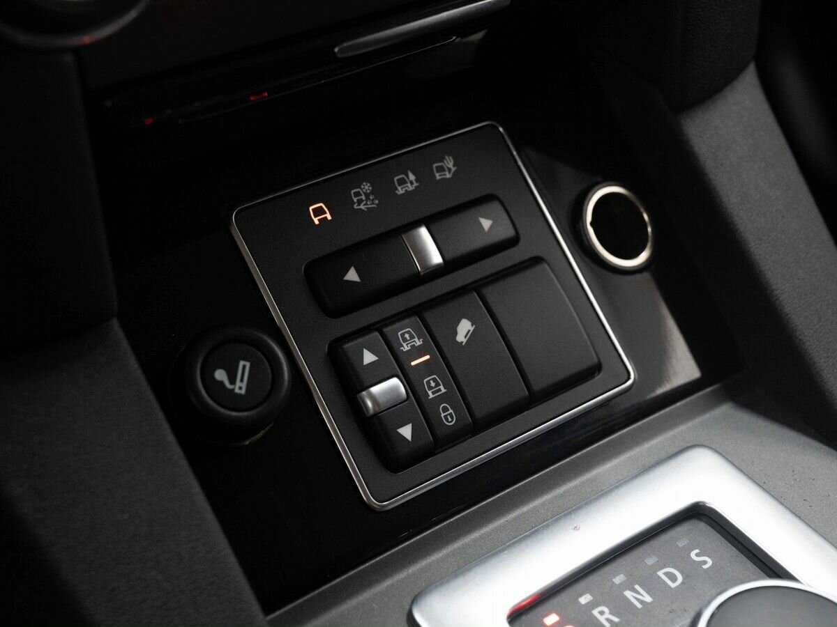 Land Rover Discovery с пробегом — 2014 год. Фото: #26