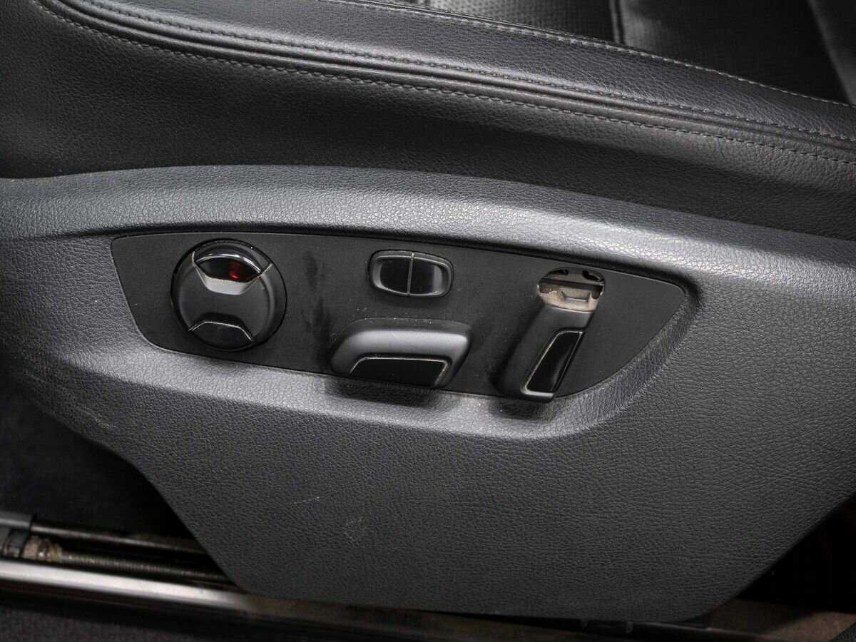 Volkswagen Touareg с пробегом — 2017 год. Фото: #12