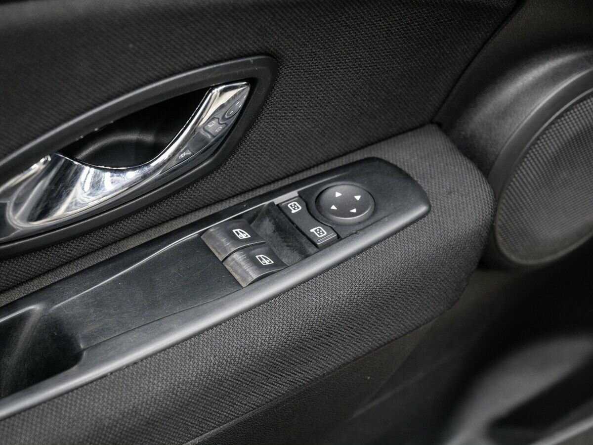 Renault Fluence с пробегом — 2013 год. Фото: #10