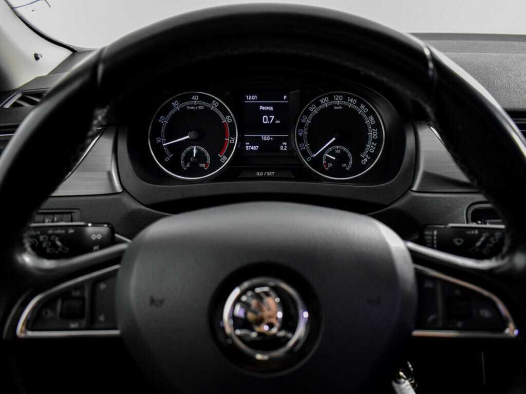 Skoda Rapid с пробегом — 2017 год. Фото: #15