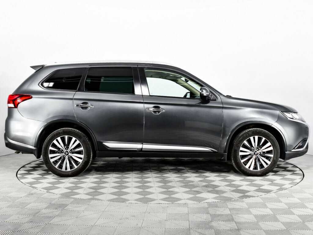 Mitsubishi Outlander с пробегом — 2018 год. Фото: #3