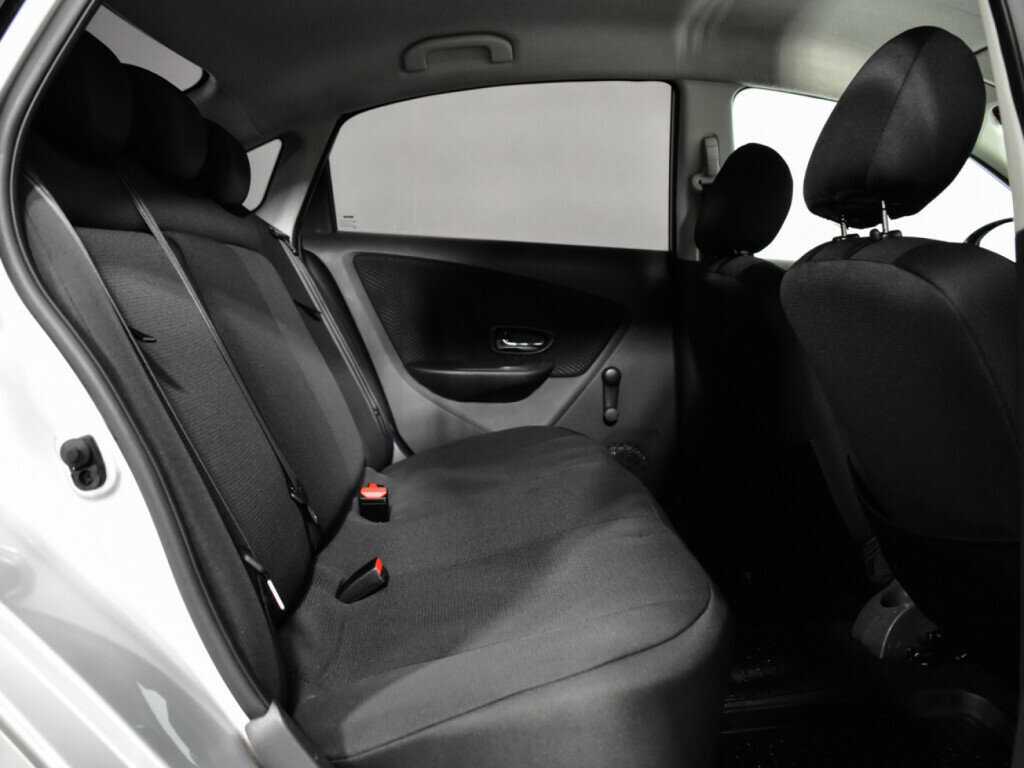 Nissan Almera с пробегом — 2016 год. Фото: #9